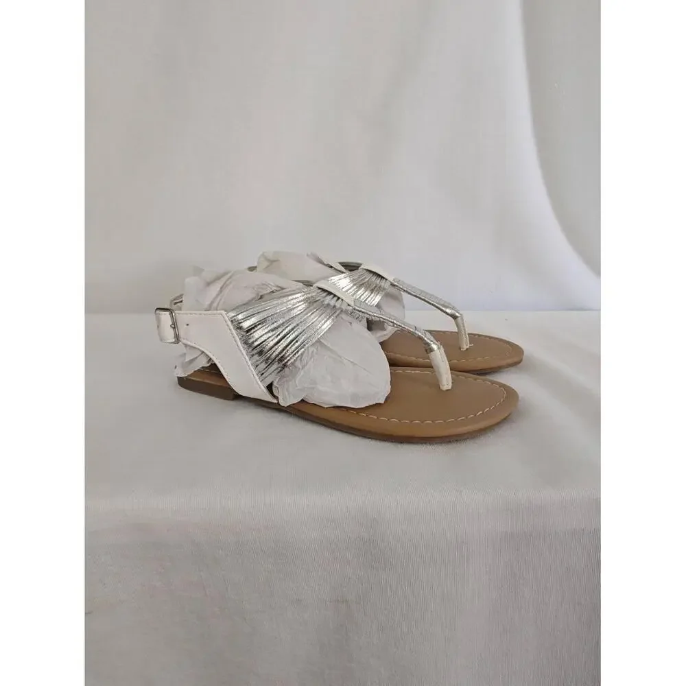 Mia Kids Sandals Harlow While Silver Metallic Thong T-Strap Flats Girls Youth‎ 1